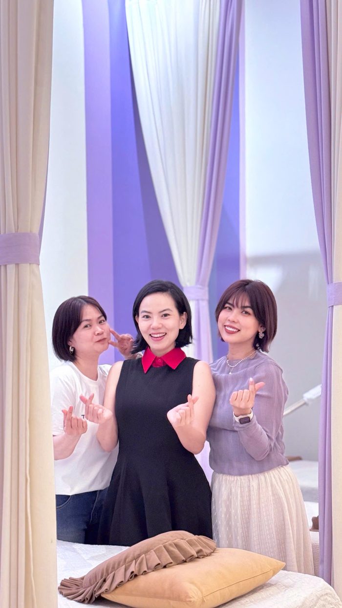 Vân cùng các cô chủ